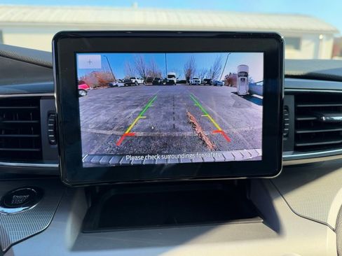 Used 2022 Ford Explorer XLT w/ Equipment Group 202A image 19