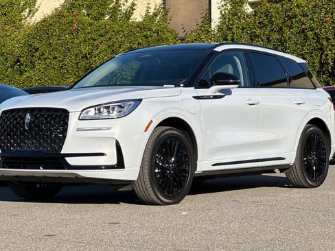 Certified 2025 Lincoln Corsair Grand Touring w/ Equipment Group 302A image 8