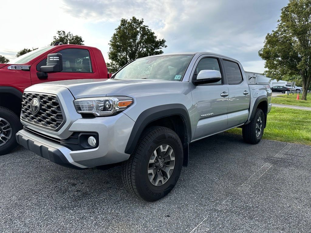 Used 2022 Toyota Tacoma TRD Off-Road AWD/4WD image 2