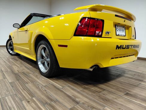 Used 2004 Ford Mustang GT image 17