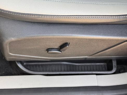 Used 2019 Ford Transit Connect XLT FWD image 18
