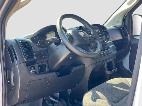 Used 2023 RAM ProMaster 2500 w/ Driver Convenience Group FWD image 9