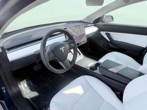 Used 2021 Tesla Model 3 Standard Range Plus image 24