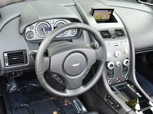 Used 2017 Aston Martin V12 Vantage S RWD image 13