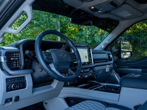 Used 2024 Ford F250 Limited w/ FX4 Off-Road Package image 19