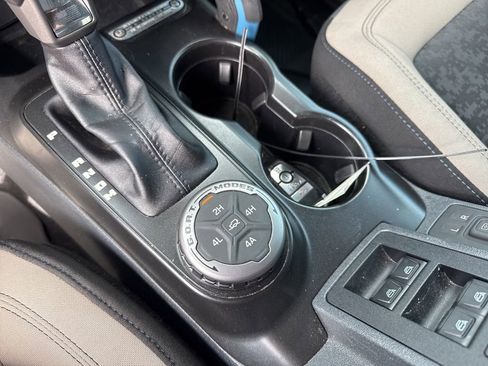 Used 2022 Ford Bronco Wildtrak image 29