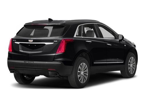 Used 2018 Cadillac XT5 FWD image 3