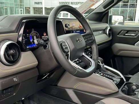 Used 2024 Chevrolet Colorado ZR2 w/ Technology Package AWD/4WD image 16