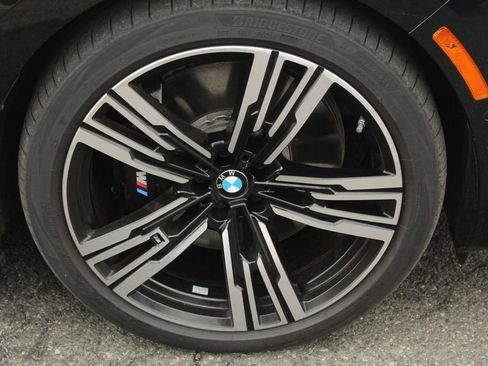 Used 2025 BMW i7 xDrive60 AWD/4WD image 12