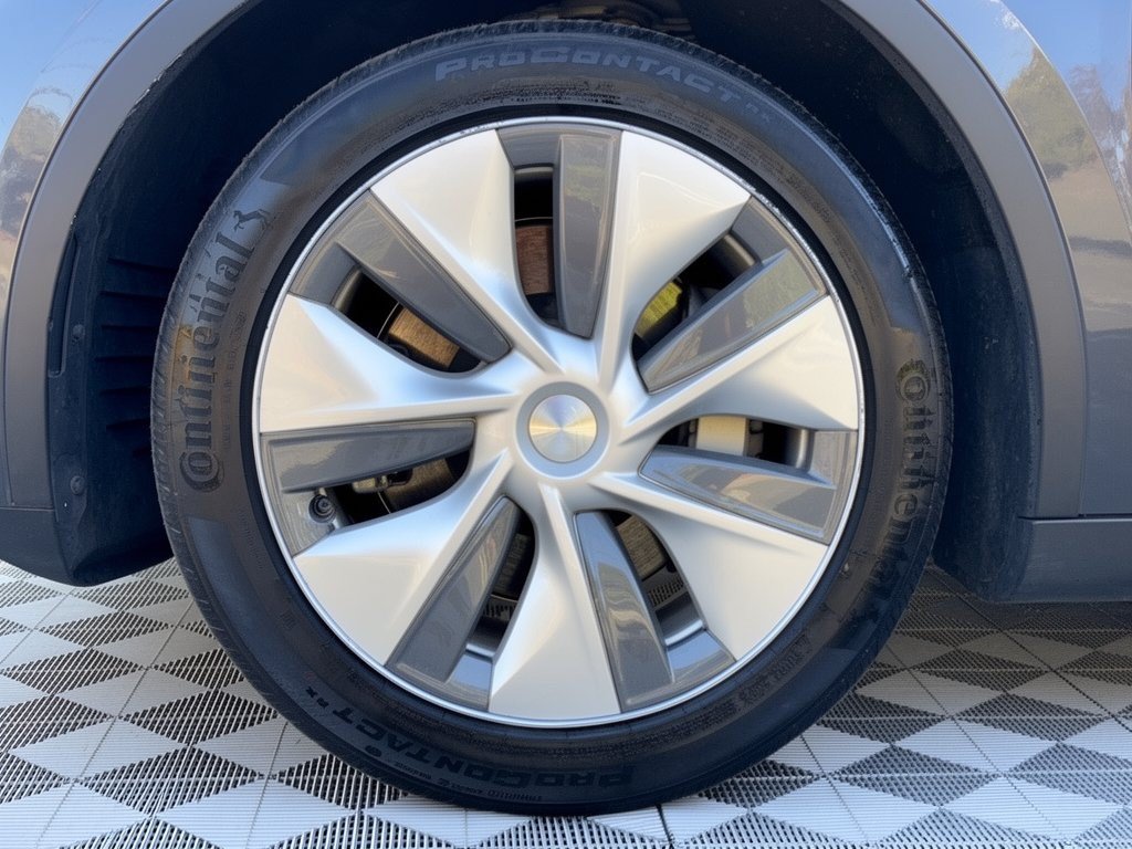 Used 2023 Tesla Model Y Long Range AWD/4WD image 13