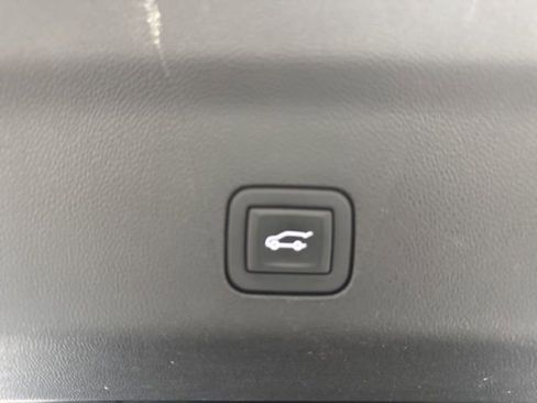 Used 2024 Chevrolet Suburban High Country AWD/4WD image 35