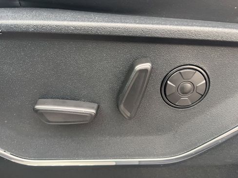 New 2025 Ford F250 Platinum image 18