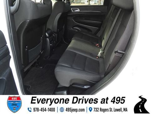 Used 2022 Jeep Grand Cherokee Laredo E AWD/4WD image 13