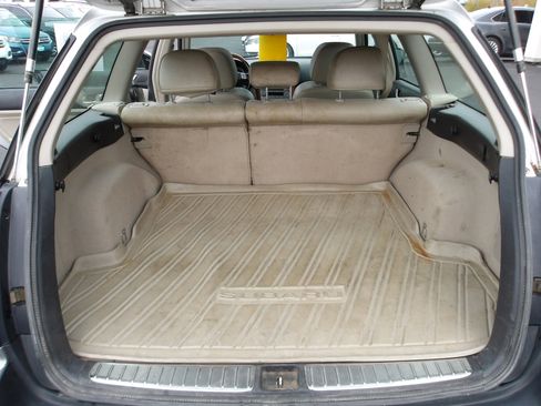 Used 2005 Subaru Outback 3.0R Limited image 11