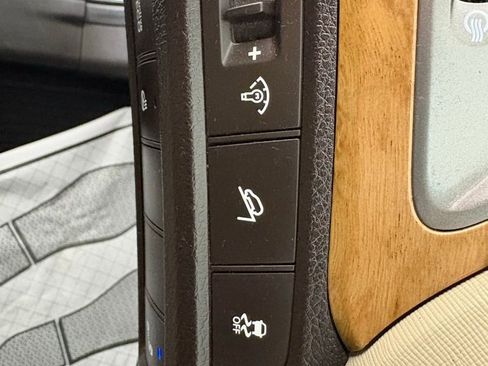 Used 2016 Hyundai Santa Fe Sport 2.0T w/ Option Group 05 FWD image 21