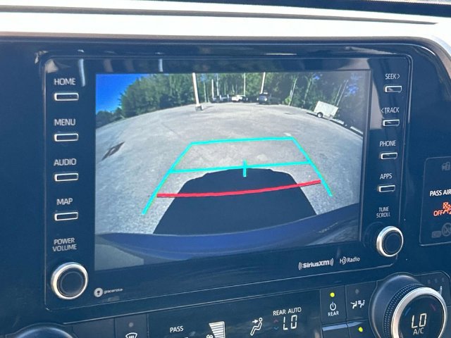 Used 2021 Toyota Highlander XLE FWD image 34