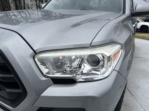 Used 2019 Toyota Tacoma SR image 6