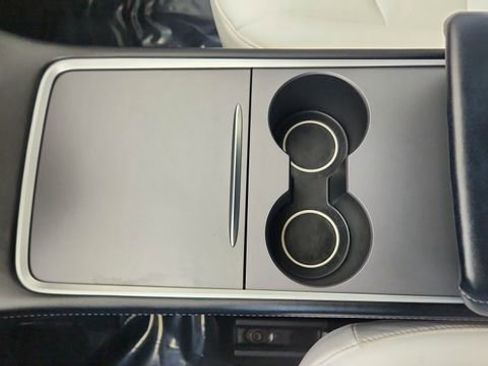 Used 2021 Tesla Model Y Long Range image 51