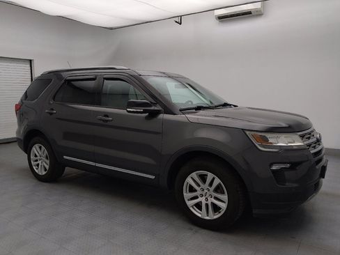 Used 2018 Ford Explorer XLT w/ Equipment Group 202A image 11