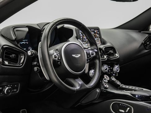 Used 2022 Aston Martin V8 Vantage Coupe RWD image 46