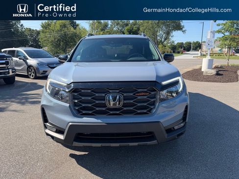 Used 2024 Honda Passport TrailSport image 2