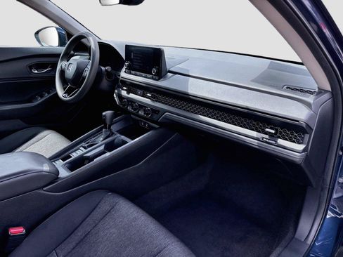 Certified 2023 Honda Accord EX image 32