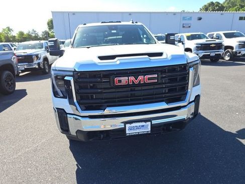 New 2024 GMC Sierra 3500 Pro w/ Convenience Package image 2