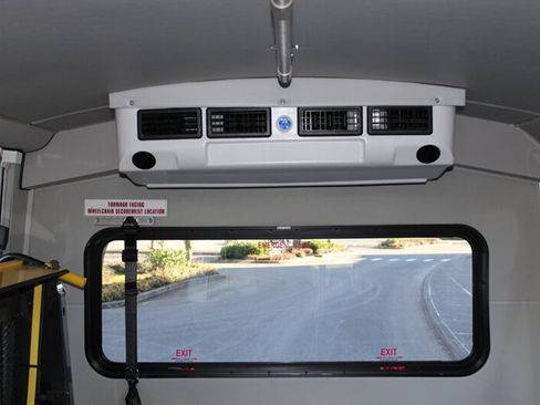 Used 2015 Ford E-350 and Econoline 350 Super Duty image 19