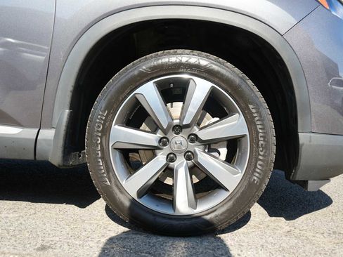 Used 2023 Honda Pilot Elite image 9