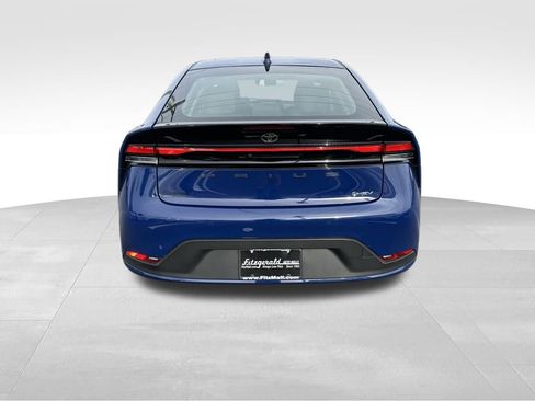 Used 2025 Toyota Prius LE image 6