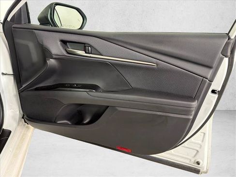 Used 2025 Toyota Camry SE w/ Convenience Package FWD image 14