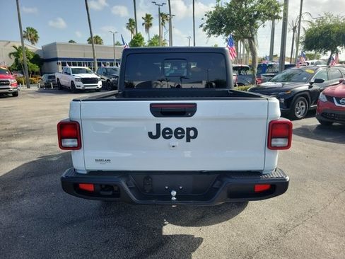 Certified 2025 Jeep Gladiator Sport AWD/4WD image 6