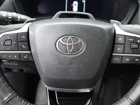 Used 2025 Toyota Grand Highlander AWD image 11