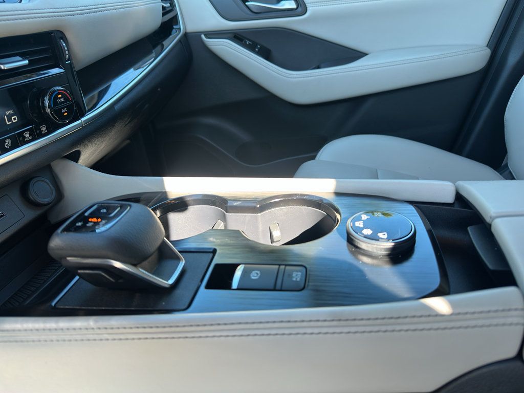 Used 2022 Nissan Rogue SL w/ SL Premium Package AWD/4WD image 18