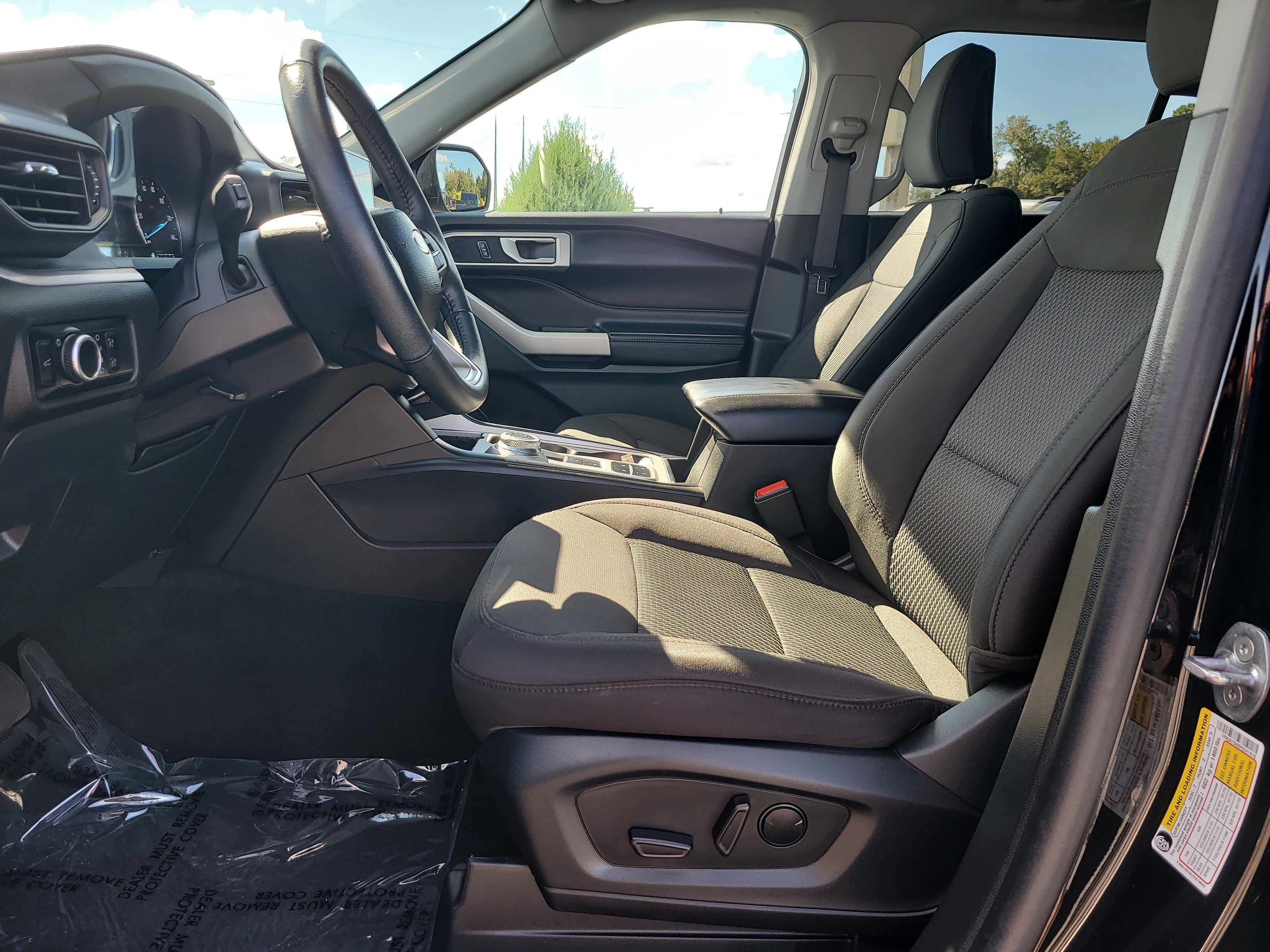 Used 2023 Ford Explorer XLT RWD image 18