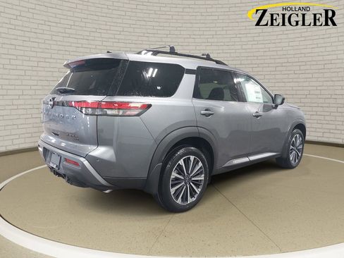 New 2026 Nissan Pathfinder Platinum AWD/4WD image 5