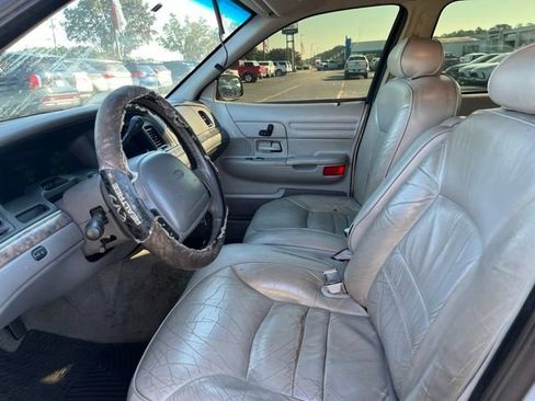 Used 2000 Ford Crown Victoria LX RWD image 7