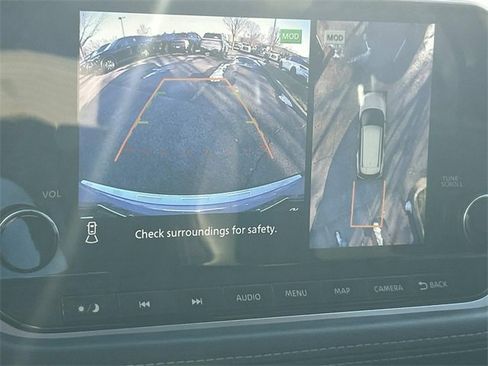 Used 2023 Nissan Rogue SL w/ SL Premium Package image 35