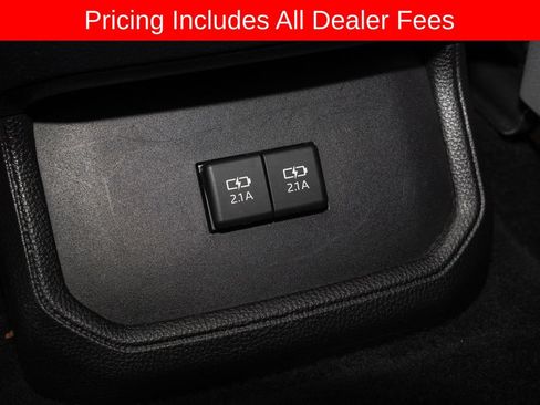Used 2021 Toyota Highlander XLE FWD image 8