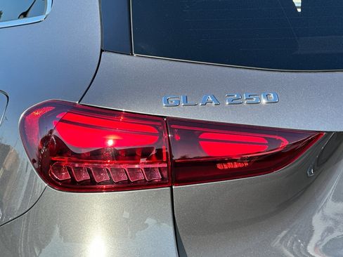 Certified 2025 Mercedes-Benz GLA 250 image 27