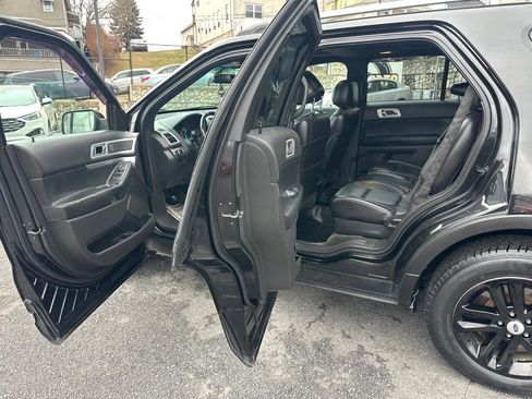 Used 2013 Ford Explorer XLT image 9