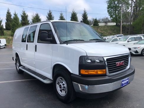 Used 2024 GMC Savana 2500 w/ Driver Convenience Package RWD image 8