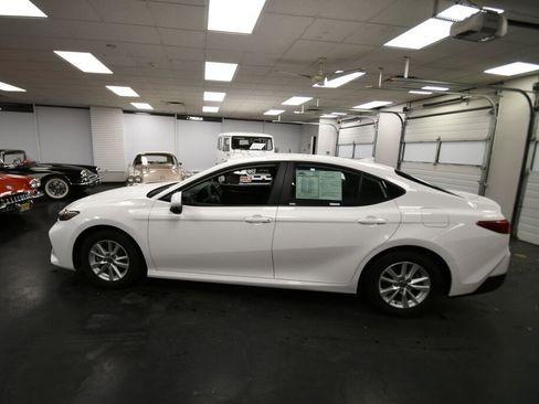 Certified 2025 Toyota Camry LE image 4