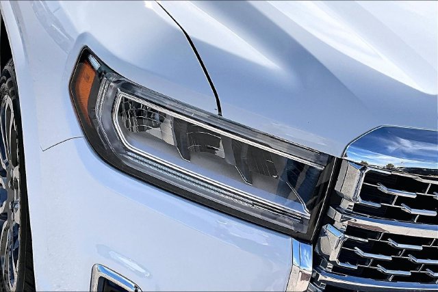 Used 2020 GMC Acadia Denali FWD image 32