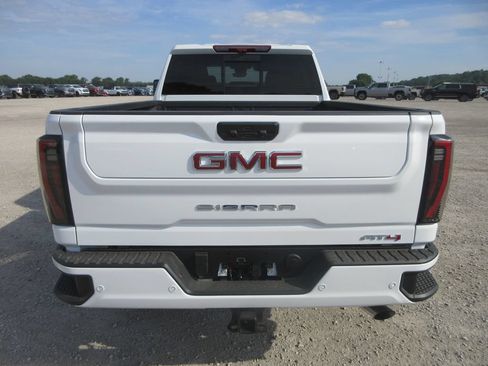 New 2026 GMC Sierra 2500 AT4 w/ AT4 Premium Plus Package AWD/4WD image 5