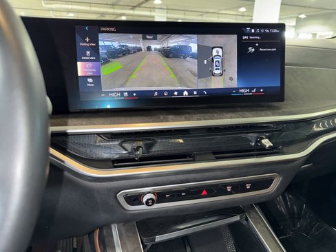 Certified 2025 BMW X7 xDrive40i w/ Premium Package image 28