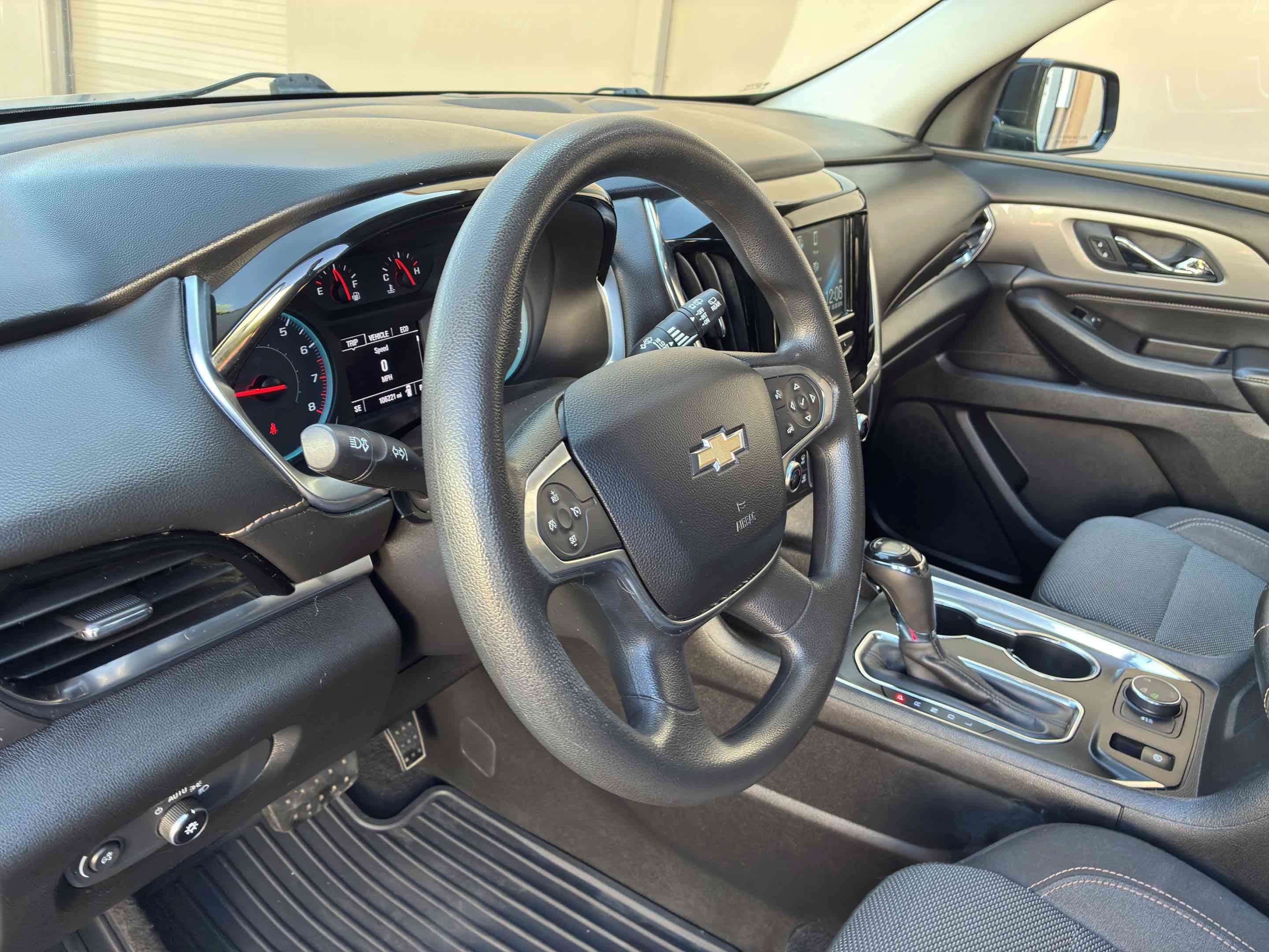 Used 2018 Chevrolet Traverse LS AWD/4WD image 21