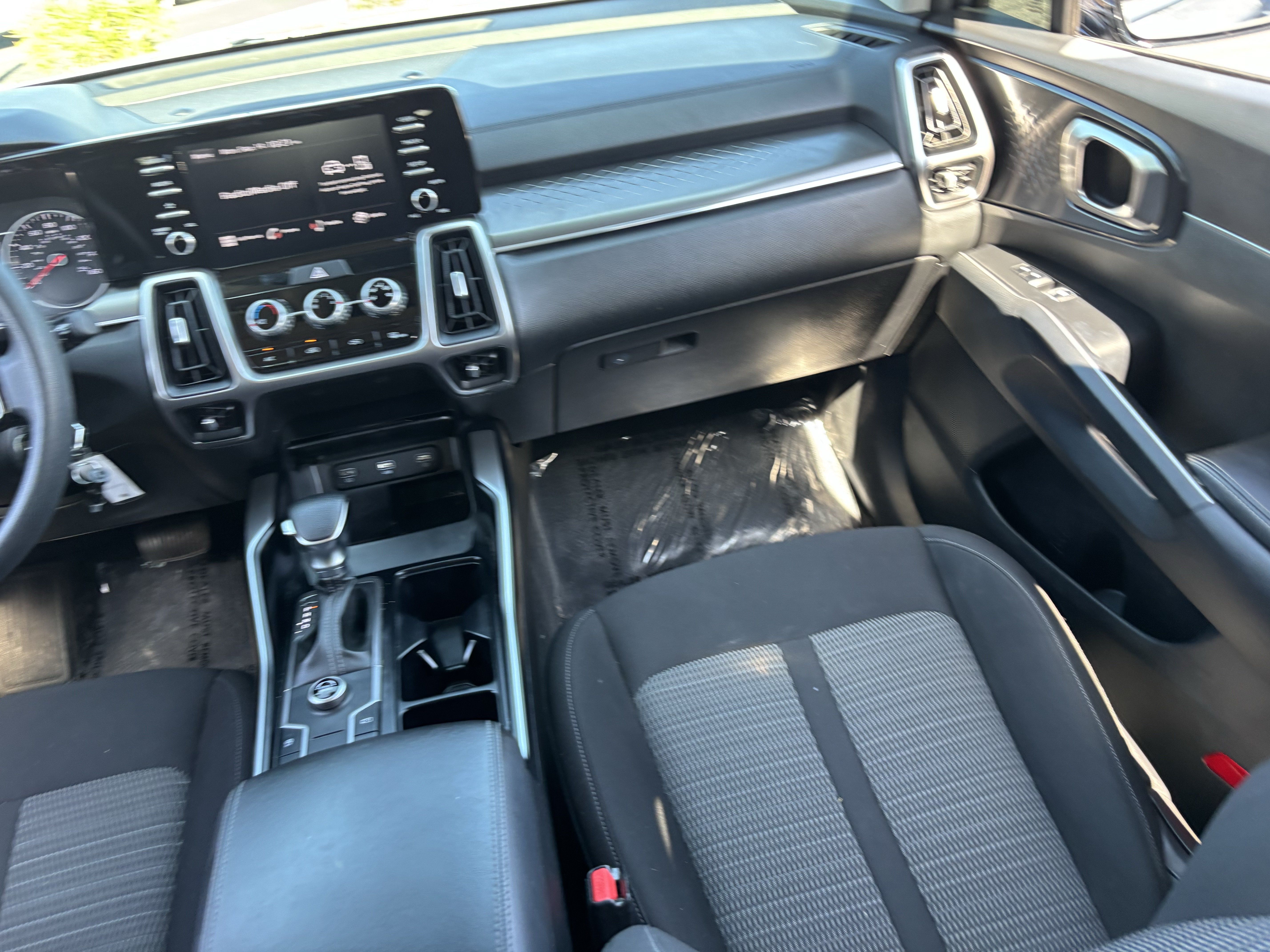 Certified 2022 Kia Sorento LX FWD image 14