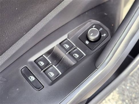 Used 2025 Volkswagen Jetta Sport image 17