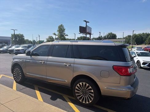 Used 2020 Lincoln Navigator L Reserve w/ Luxury Package AWD/4WD image 15